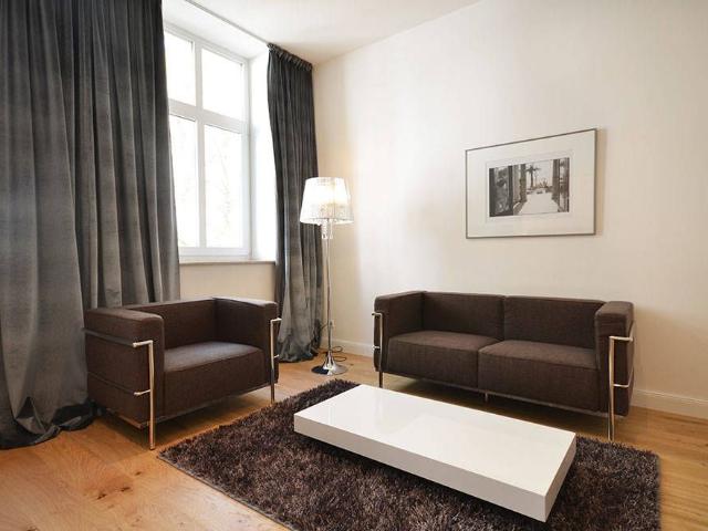 Comfortable 1 bedroom business apartment for your temporary stay in Frankfurt close to Flösser Bridge, Frankfurt Amsterdam Apartments for Rent