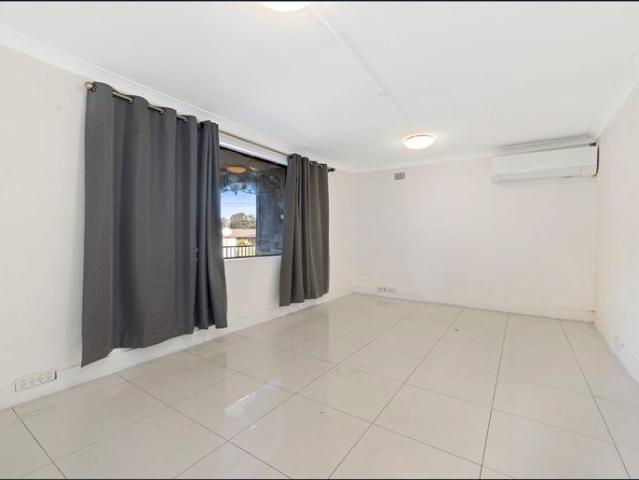 Comfortable 1 Bedroom Home in a Quiet Chipping Norton Street