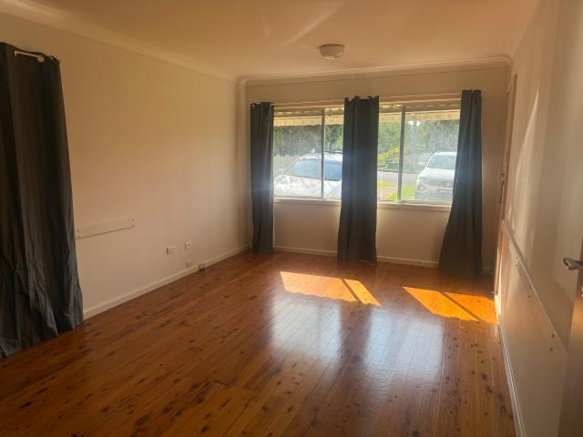 Comfortable 2 bed 1 bathroom Unit in a Quiet Complex