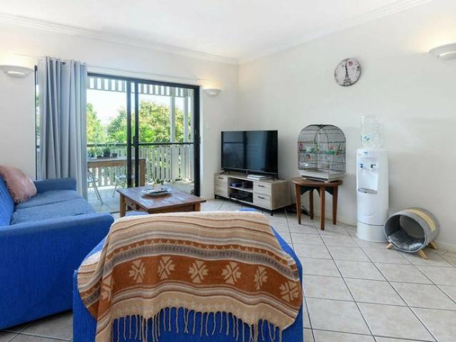 COMFORTABLE 2 BED 2 BATH UNIT