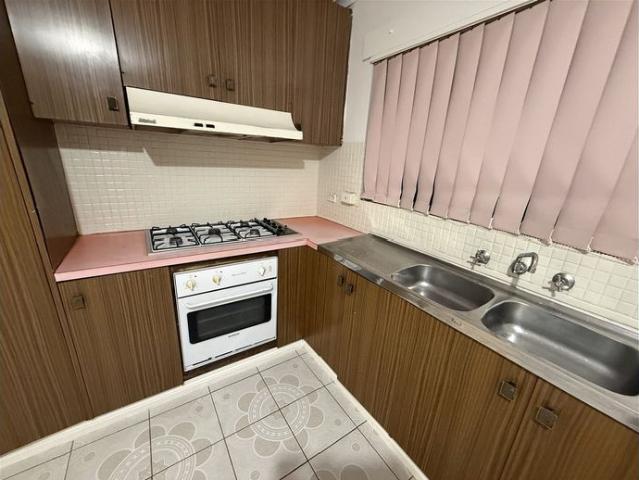 Comfortable 2 Bedroom Ground Floor Unit in Convenient Location