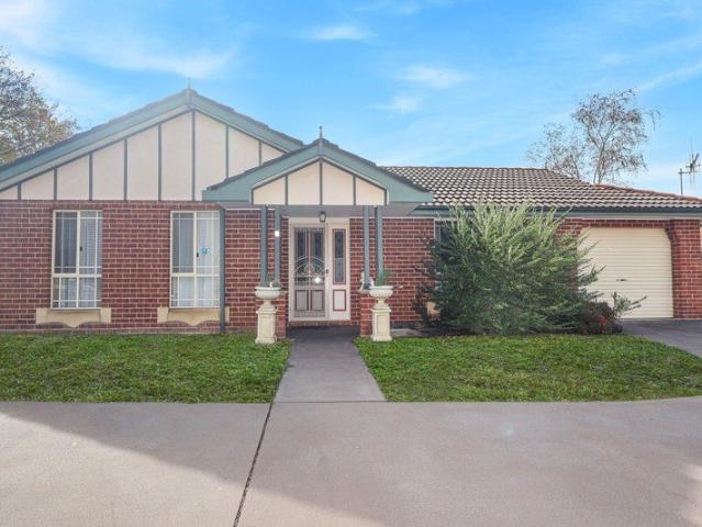 Comfortable 2 Bedroom Home with Open Plan Living