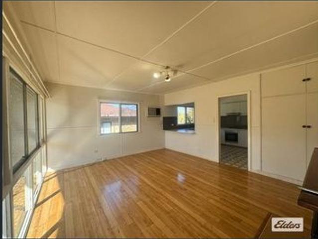Comfortable 2 Bedroom Home in a Convenient Location