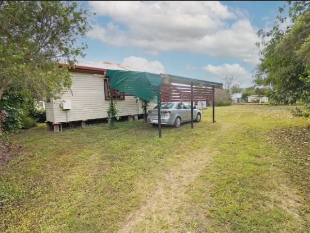 Comfortable 2 Bedroom Home in a Convenient Location