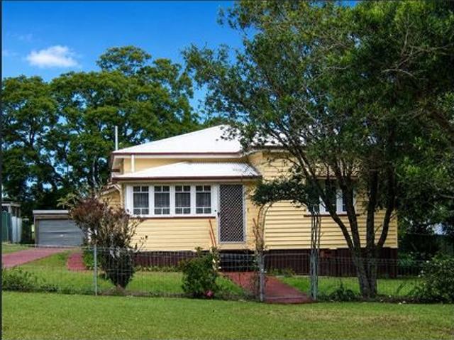 Comfortable 2 Bedroom Home in a Convenient Location