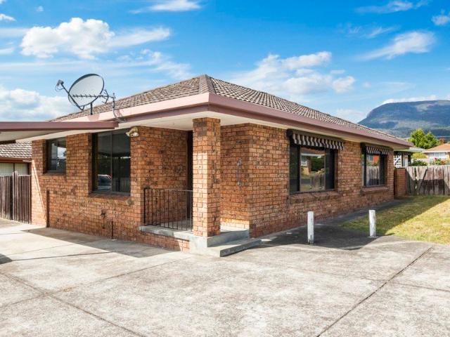 Comfortable 2 Bedroom Living in a Convenient Location