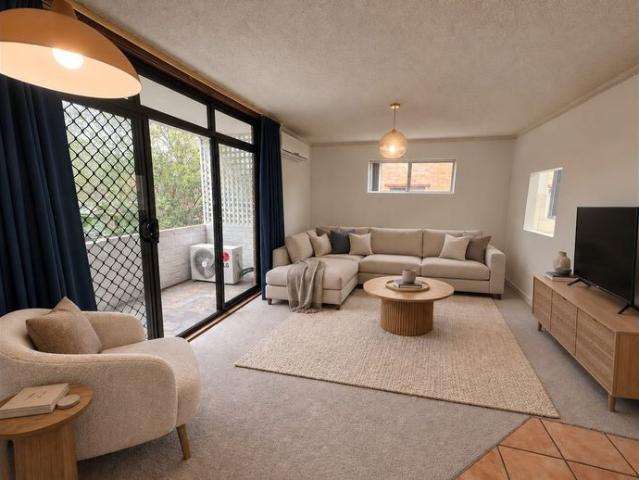 Comfortable 2 Bedroom Living in a Convenient Mangerton Location
