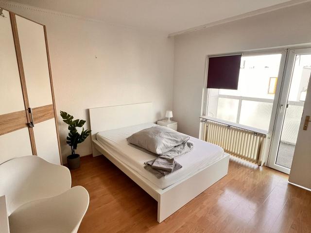 Comfortable 2 bedroom penthouse in the heart of Frankfurt am Main No. 24, Frankfurt Amsterdam Apartments for Rent