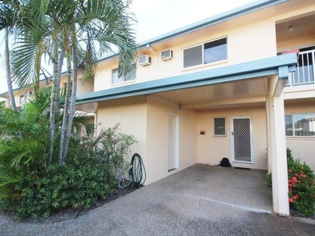 Comfortable 2 Bedroom Townhouse with Spacious Balcony