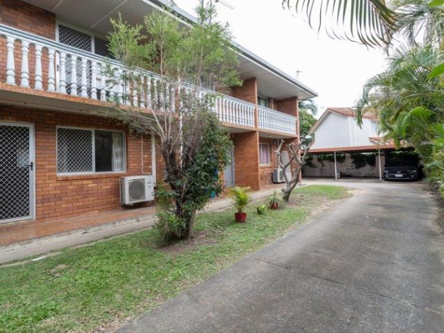 Comfortable 2 Bedroom Unit with Excellent Features