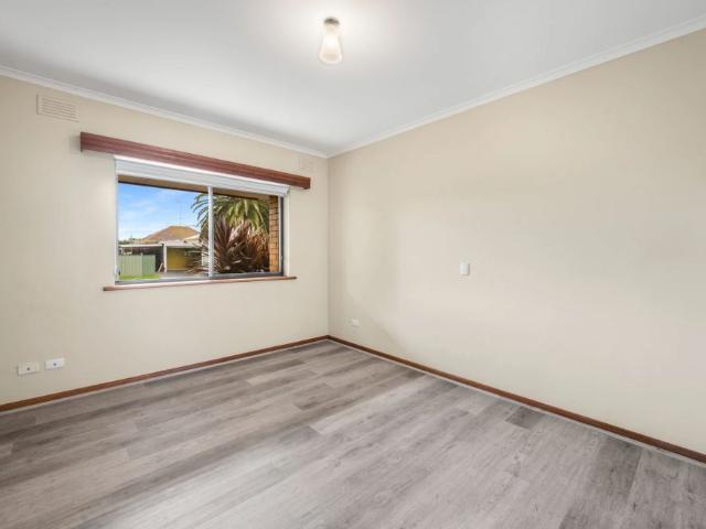 Comfortable 2 Bedroom Unit with Updates