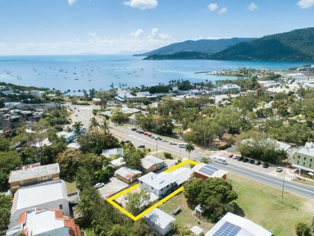 Comfortable 2 Bedroom Unit in the Heart of Airlie Beach