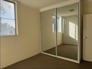 Comfortable 2 Bedroom Unit in a Convenient Location