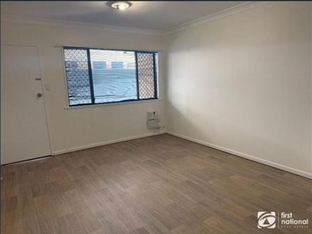 Comfortable 2 bedroom unit in a convenient location