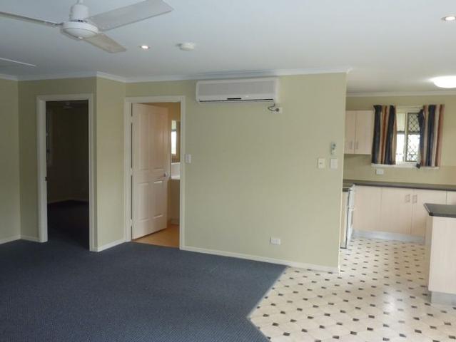 Comfortable 2 Bedroom Unit in a Quiet Complex