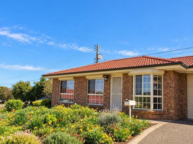 Comfortable 2 Bedroom Unit in Convenient O'Halloran Hill Location