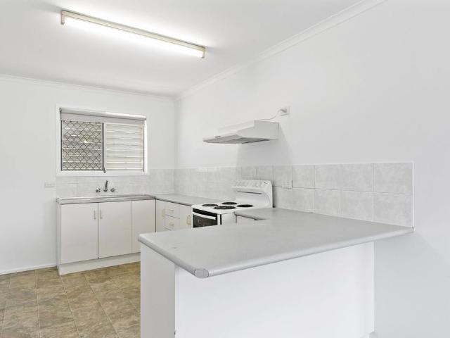 Comfortable 2 Bedroom Unit in Convenient Park Avenue Location