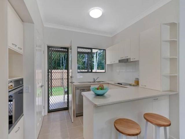 Comfortable 2 bedroom villa with private terrace