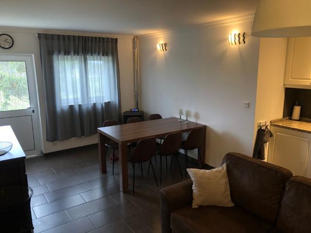 Comfortable 2Bed Apartment with Patio