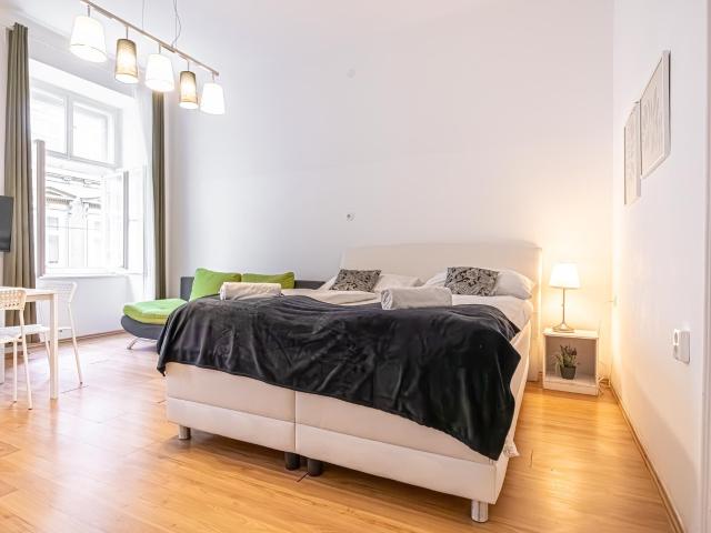 Comfortable 2BR Apt. Central and Well Connected
