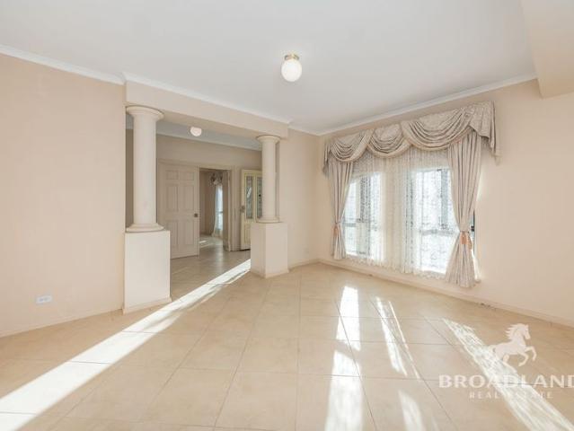 Comfortable 3 Bed Living with Power and Water included
