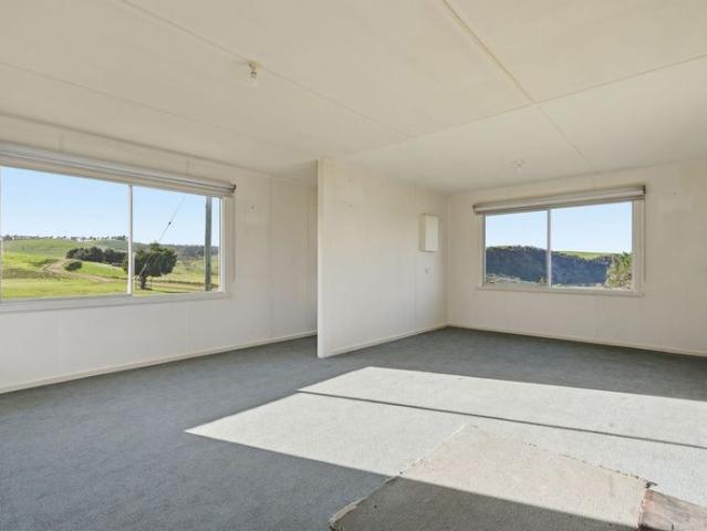 Comfortable 3 Bedroom Country Home