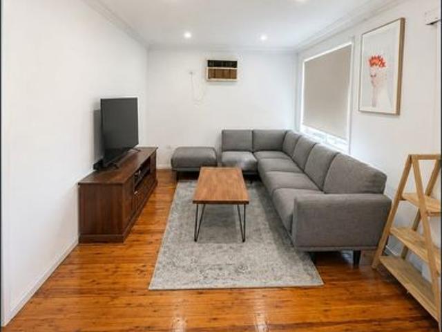 Comfortable 3 Bedroom Brick Home in Convenient Liverpool Location