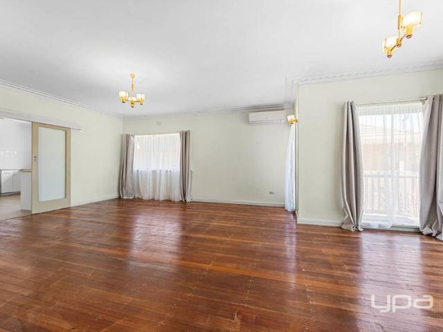 Comfortable 3 Bedroom Family Home in St Albans