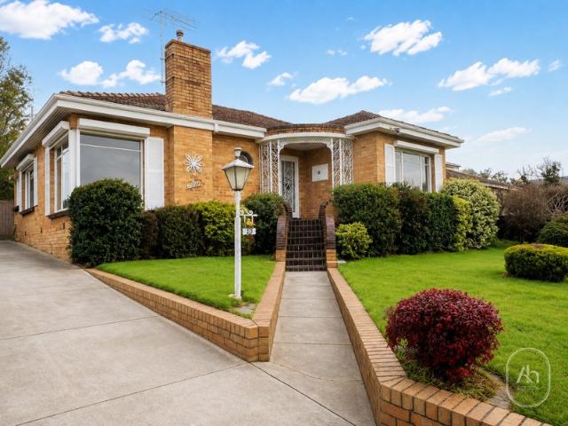 Comfortable 3 Bedroom Family Home in Prime Balwyn North Location