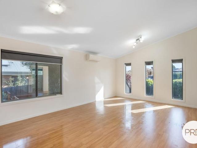 Comfortable 3 Bedroom Family Home with Outdoor Entertaining
