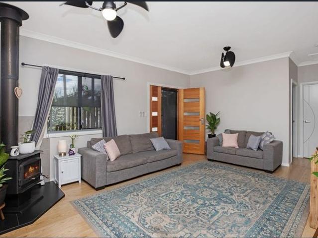 Comfortable 3 Bedroom Family Home with Spacious Yard