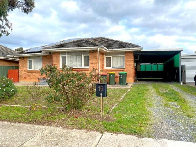 Comfortable 3 Bedroom Family Home with Spacious Yard