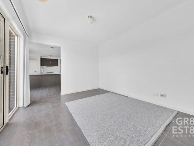 Comfortable 3 Bedroom Family Rental with Double Garage in Pakenham