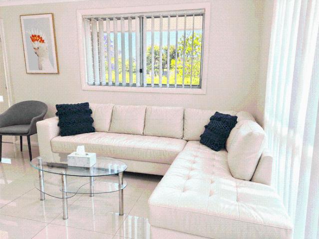 Comfortable 3 Bedroom home/700m from Kingswood Station