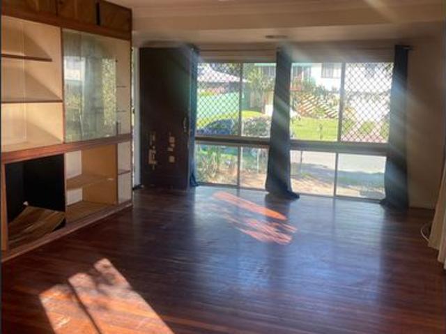 COMFORTABLE 3 BEDROOM HOME!