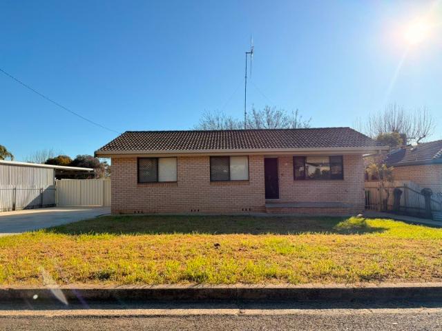 COMFORTABLE 3 BEDROOM HOME