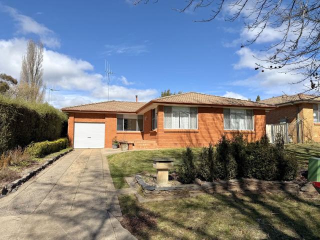 COMFORTABLE 3 BEDROOM HOME!
