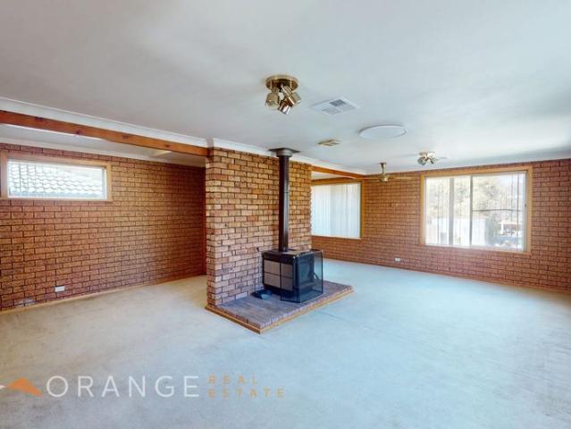 COMFORTABLE 3 BEDROOM HOME!