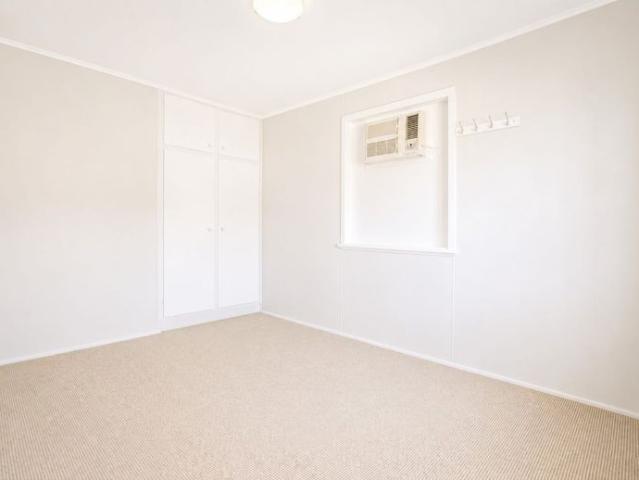Comfortable 3 Bedroom Home with Outdoor Entertaining Space