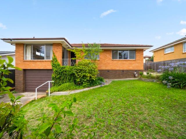 Comfortable 3 Bedroom Home with Outdoor Entertaining