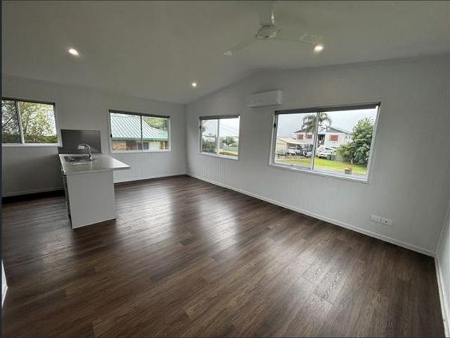 Comfortable 3 Bedroom Home with Air Conditioned Living