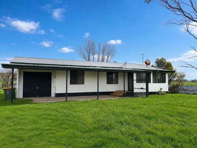 Comfortable 3 Bedroom Home with Country Outlook