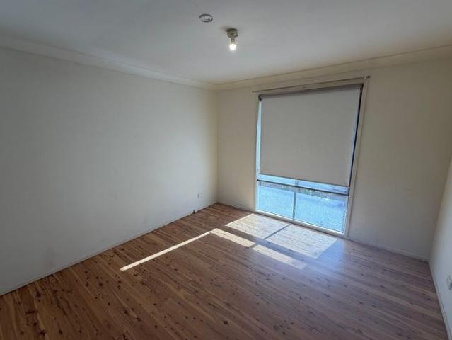 Comfortable 3 Bedroom Home with Dual Street Access