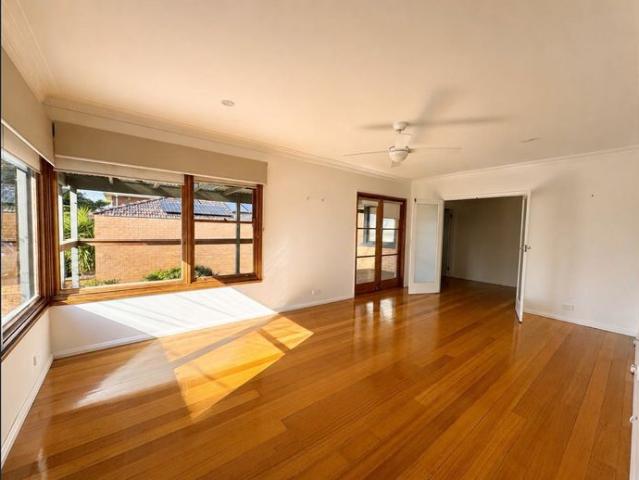 Comfortable 3 Bedroom Home with Double Garage