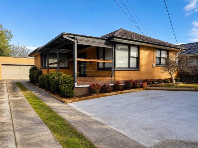 Comfortable 3 Bedroom Home with Double Garage