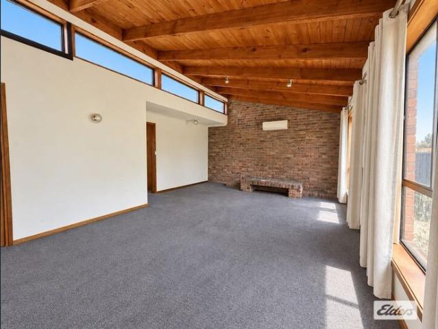 Comfortable 3 Bedroom Home with Great Outdoor Space
