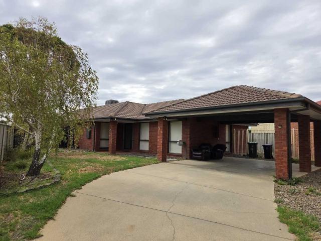 Comfortable 3 Bedroom Home with Great Outdoor Space