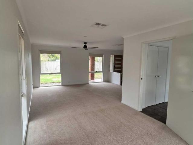 Comfortable 3 Bedroom Home with Great Outdoor Space
