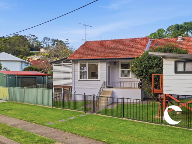 Comfortable 3 Bedroom Home with Large Shed in Charlestown!