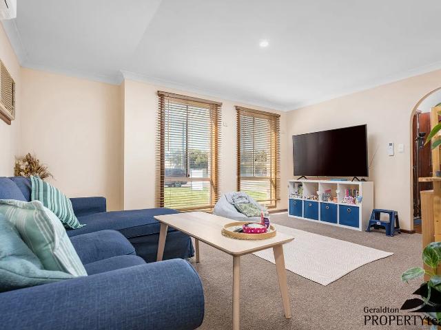 Comfortable 3 Bedroom Home Close to the Beach